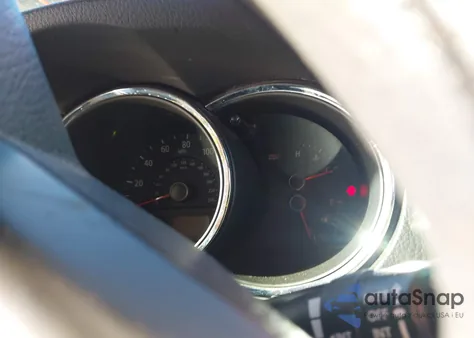 2011 Kia Sorento Lx z USA, uszkodzony, nr VIN 5XYKT3A10BG182885